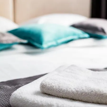 Apartment Avangard Kulisha 15 *