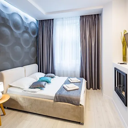 Avangard Kulisha 15 公寓 *